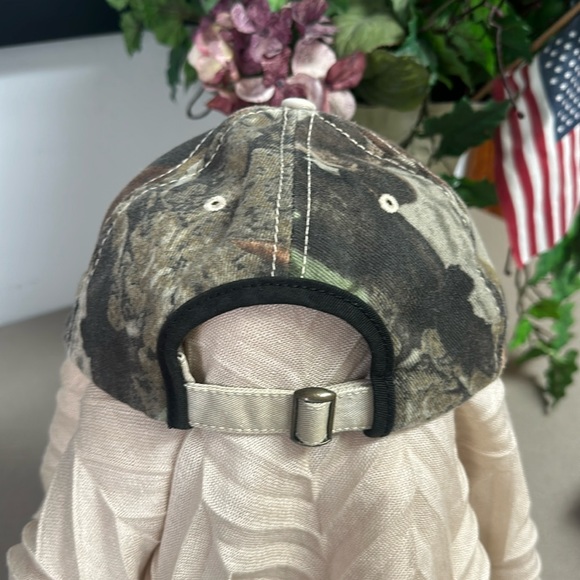 John Deer baseball cap Camo with green stitching and Yellow embroidered deer - Picture 3 of 8